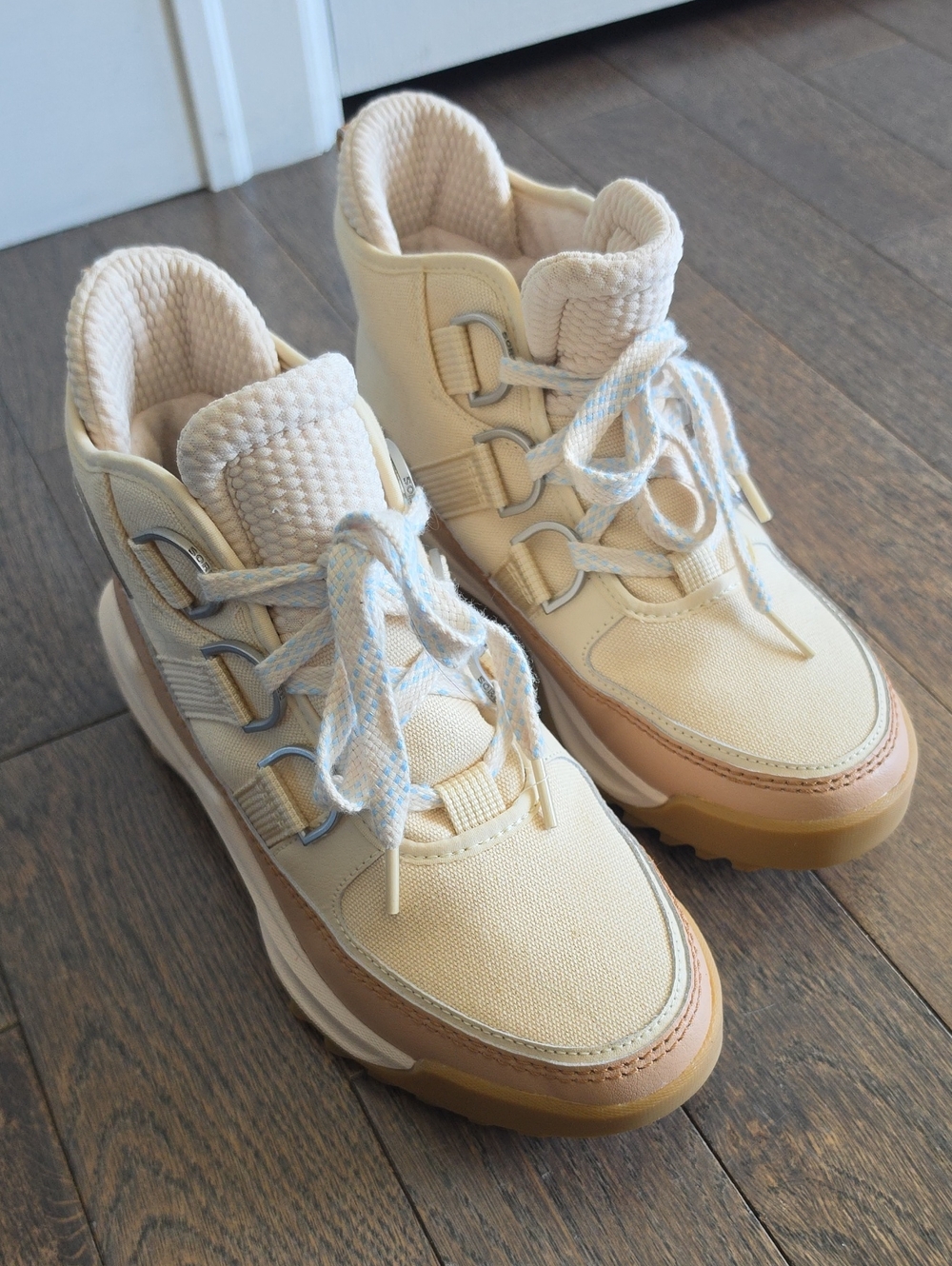 Sorel Fleece Lined Cream High-Top